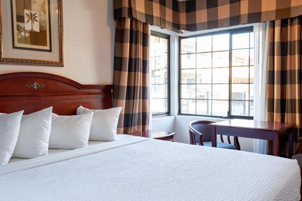 Studio City Court Yard Hotel Eksteriør billede
